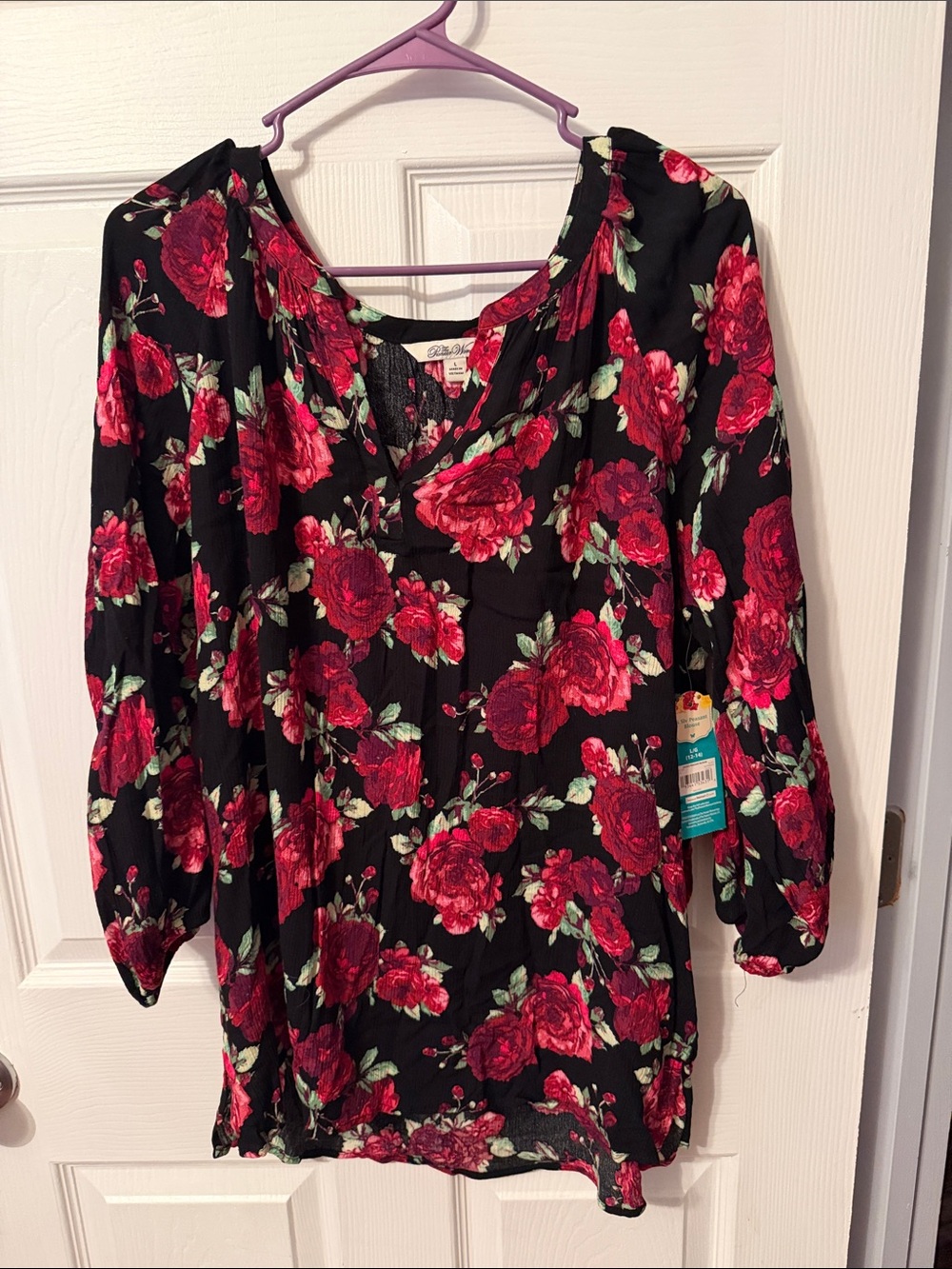 The Pioneer Woman Black Tunic with Red Rose Print